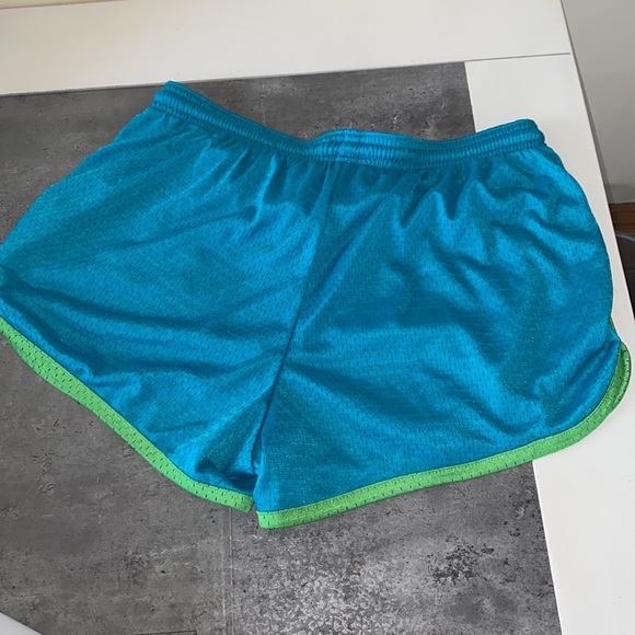 Athletic shorts - Picture 6 of 6